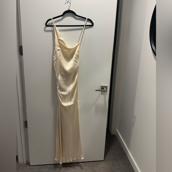 Shona Joy Cream Satin Dress - Picture 3 of 4